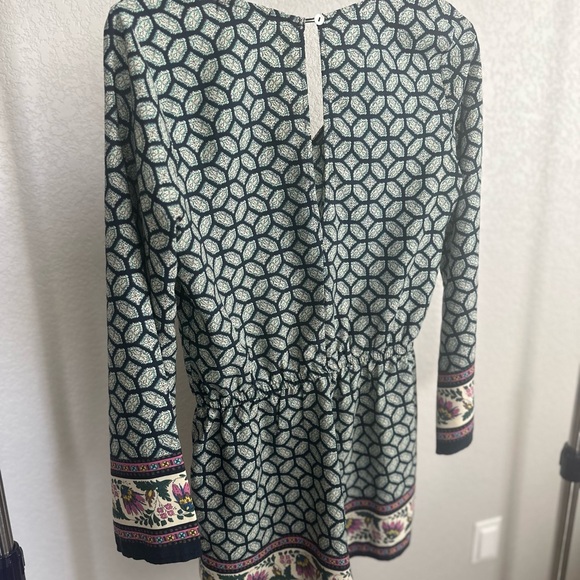 Geometric Patterned Romper - Picture 5 of 5